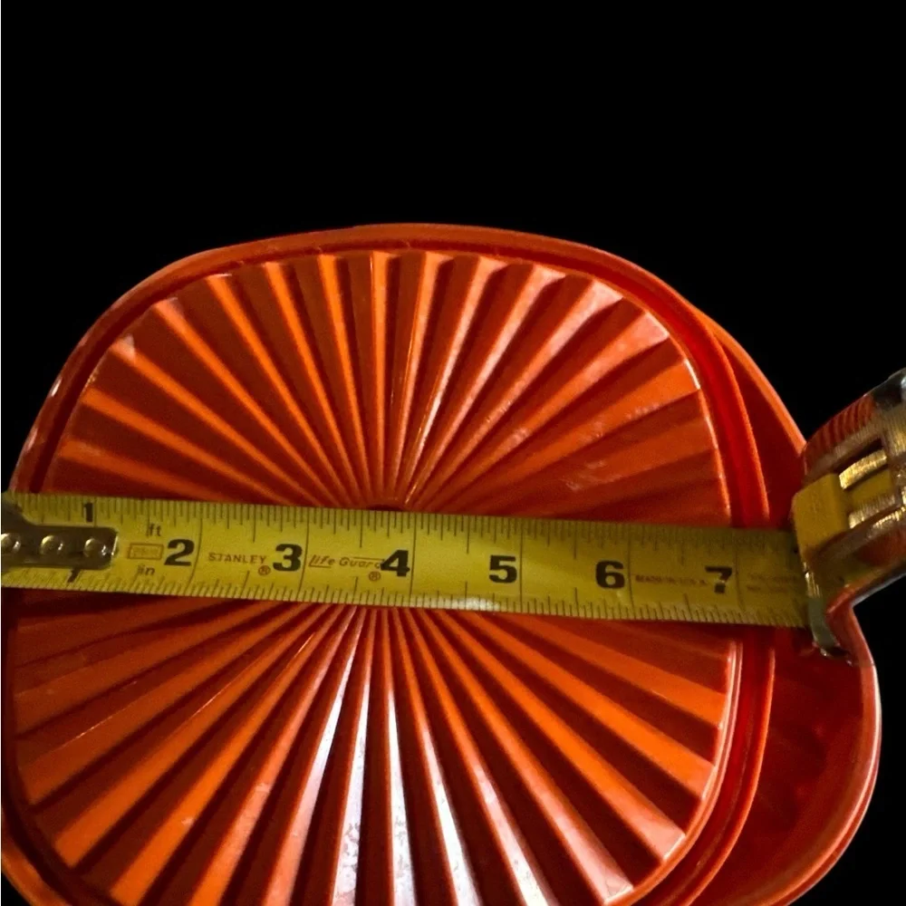 COPY - Tupperware Vintage lid
